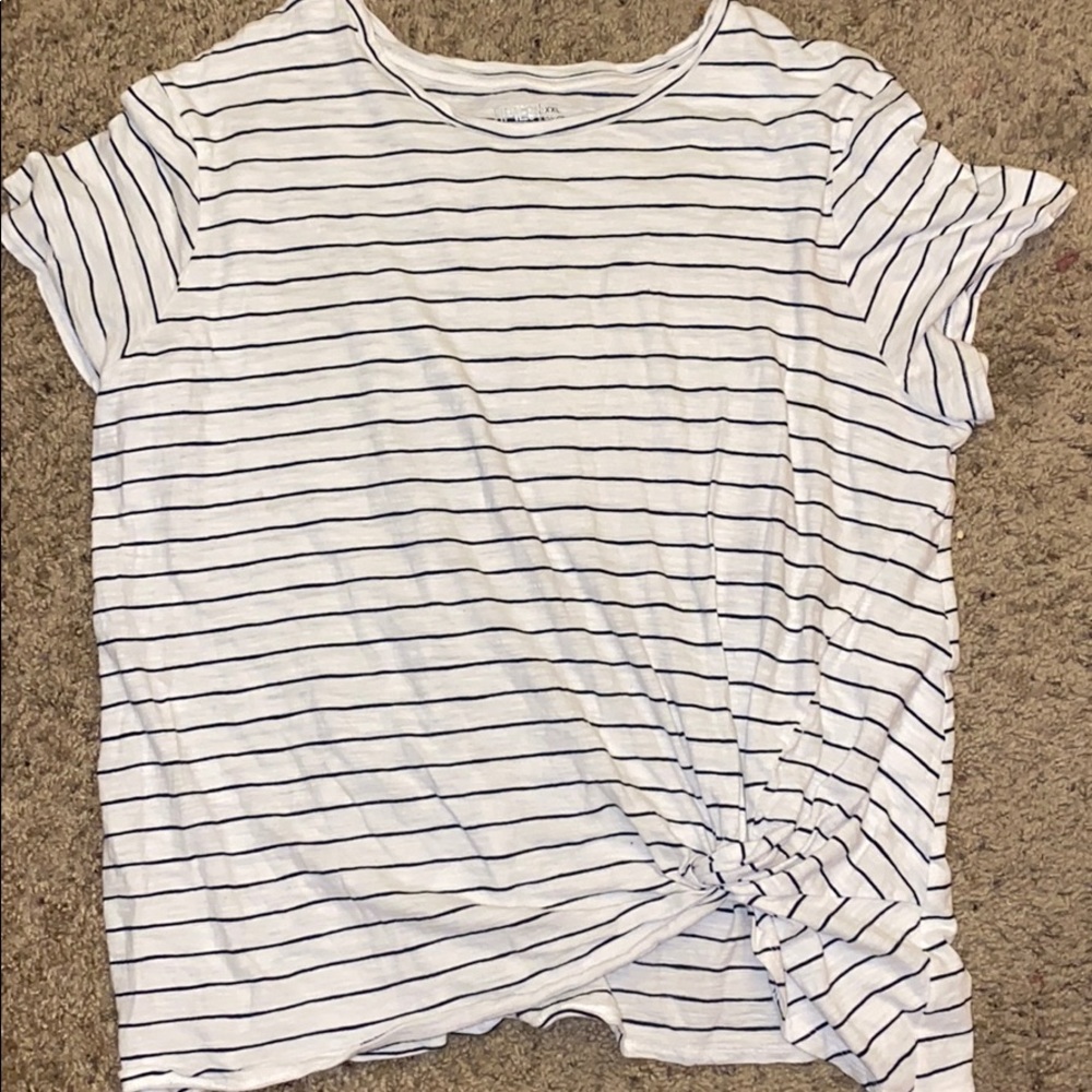NWOT Knot Tee